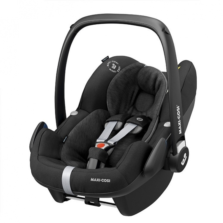 Maxi-Cosi Pebble Pro i-size Essential Black i gruppen Bilbarnstolar / Varumärken / Maxi-Cosi hos Bonti (8799672120)