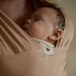 Coracor Bärsjal Natural Dye Pomegranate i gruppen Presenttips / Babyshower hos Bonti (COCRWRA030)