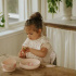 Elodie Silikonskål med sked Rosy Bow i gruppen Babytillbehör / Äta och mata / Tallrikar och skålar hos Bonti (ELOD60245211885NA)