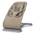 Ergobaby Babysitter Evolve Soft Olive i gruppen Babytillbehör / Babysitters och babygungor hos Bonti (ERBAEVLBNCSFTOLV)