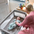 Joie bedside Crib Roomie Glide Foggy Grey i gruppen Babytillbehör / Sova / Sängar hos Bonti (Joie244146)