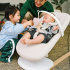 Stokke YOGA Babysitter Light Sand i gruppen Presenttips / Babyshower hos Bonti (STOK679501)